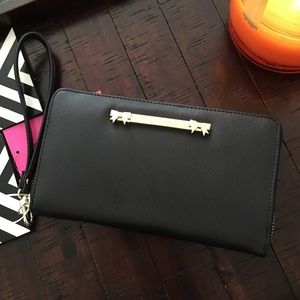 Betsey Johnson Zia Wristlet Wallet